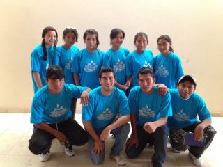 Los jóvenes peruanos equipo de la Misión 1